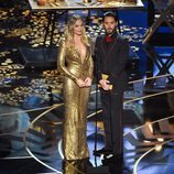 Margot Robbie y Jared Leto en la gala de los Premios Oscar 2016