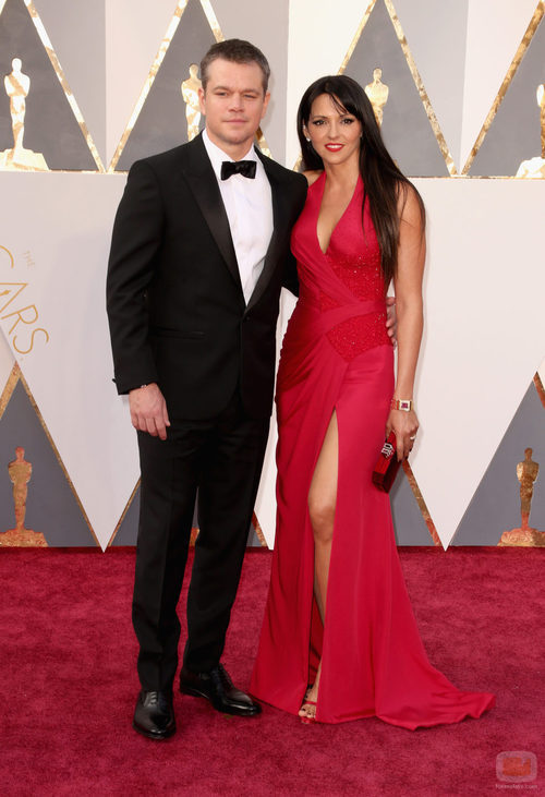 Matt Damon posa en la alfombra roja de los Premios Oscar 2016
