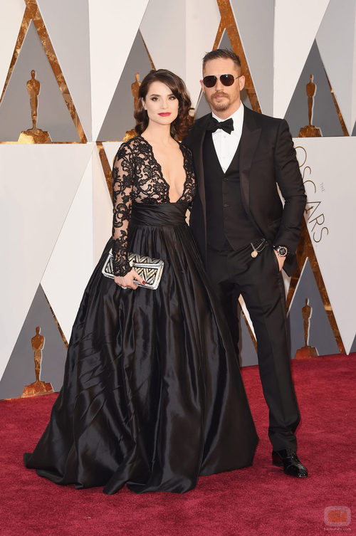 Tom Hardy en la alfombra roja de los Premios Oscar 2016