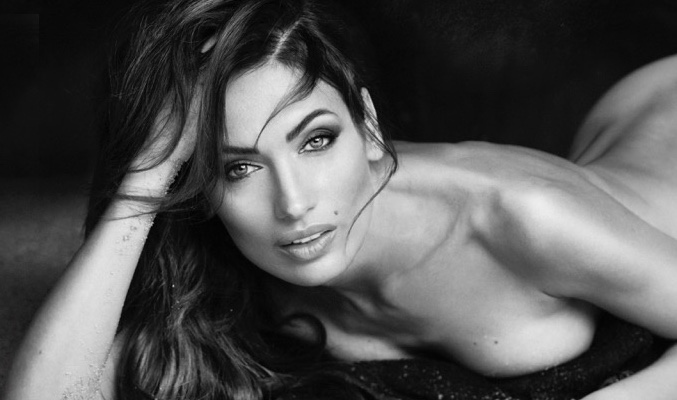 Nieves Álvarez posa desnuda