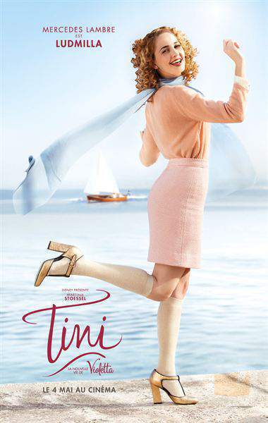 Mercedes Lambre posa para el cartel oficial de la película "Tini: El gran cambio de Violetta"