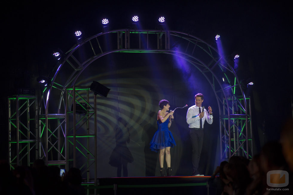 Jaime cantizano junto a Sara Escudero en los Premios Cadena Dial 2016