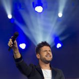 Pablo López actúa emocionado en los Premios Cadena Dial 2016