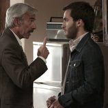 Antonio mantiene una conversación acalorada con Carlos en 'Cuéntame como pasó'