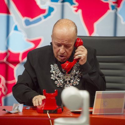 Rappel marcando un teléfono rojo en la gala 10 de 'Gran Hermano VIP'