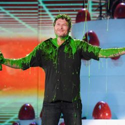 Blake Shelton ('The Voice') presentó la gala de los Nickelodeon's 2016 Kids' Choice Awards