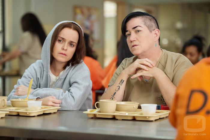 Big Boo y Pennsatucky comen juntas en 'Orange is the New Black'