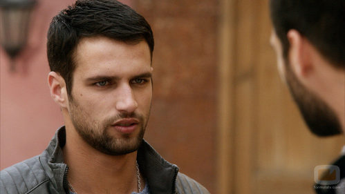 Paco se encara con Faruq en 'El Príncipe'