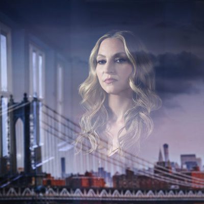 Drea de Matteo es Tess Nazario en 'Shades of Blue'