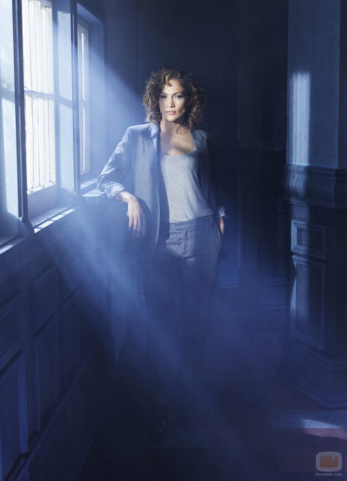 Jennifer Lopez protagoniza 'Shades of Blue'