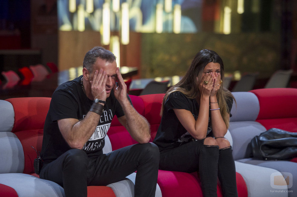Laura Matamoros y Carlos Lozano emocionados en la gala 14 de 'Gran Hermano VIP'
