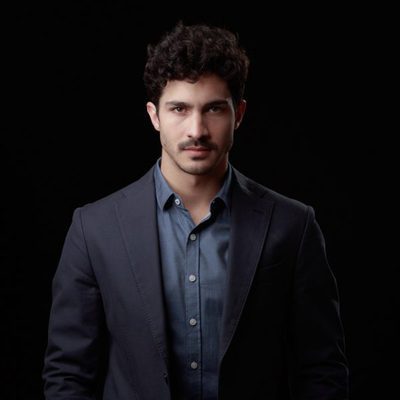 Chino Darín es Carlos en 'La embajada'