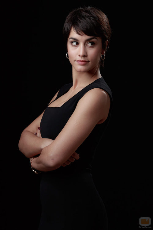 Megan Montaner es Sara en 'La embajada'