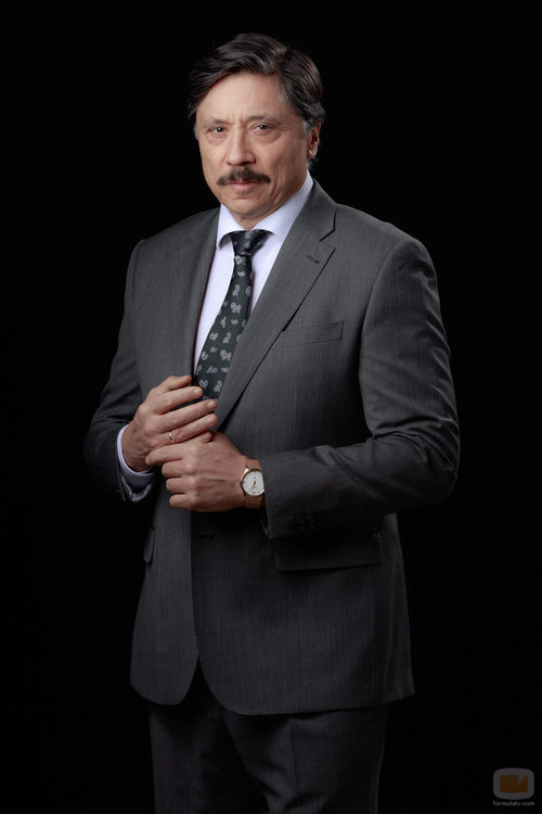 Carlos Bardem es Paco Cadenas en 'La embajada'