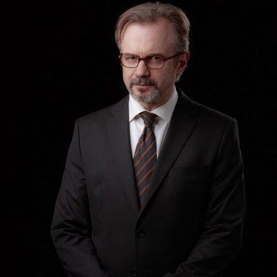 Tristán Ulloa es Bernardo en 'La embajada'