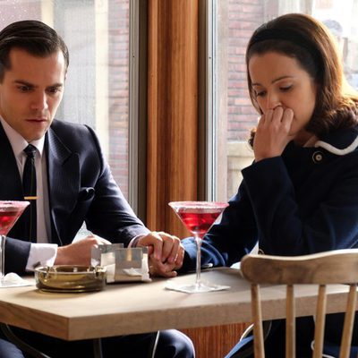 Gerardo y Clara comparten una copa en 'El Caso'