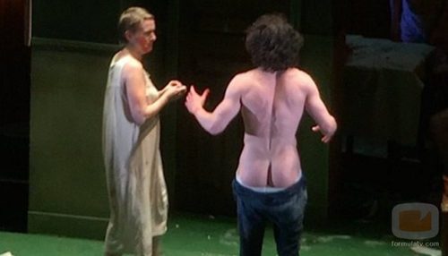 Kit Harington desnudo en la obra de teatro 'Doctor Fausto'