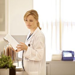 Melissa George en la serie 'Heartbeat'