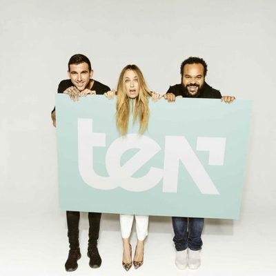Carlos Jean, Josef Ajram y Martina Klein posan con cartel de TEN