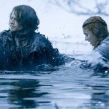 Sansa y Theon tratan de escapar en 'Juego de Tronos'