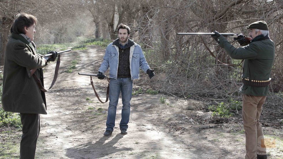 Tenso encuentro entre Antonio y Carlos con Mauro en 'Cuéntame cómo pasó'