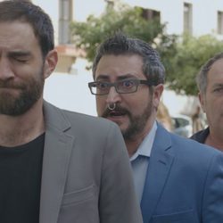 Iñaki y sus amigos no recuerdan nada tras una noche de fiesta en 'Allí abajo'
