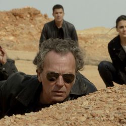 Fran Marcos, Faruq, Marina y Morey observan preocupados en 'El Príncipe'