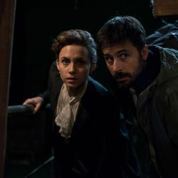 Pacino y Amelia deben supervisar las puertas del tiempo