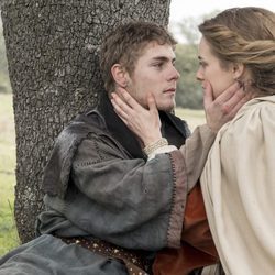 Patrick Criado y Alba Ribas protagonizan la leyenda del castillo