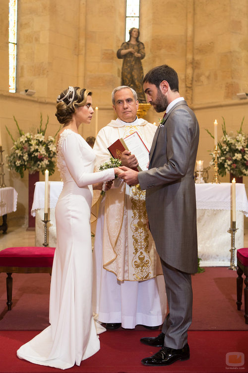 Carmen e Iñaki se prometen amor eterno frente al cura