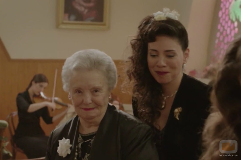 Herminia orgullosa de su hija