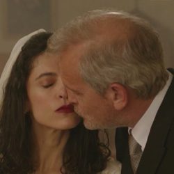 Inés y Pachín sellan el matrimonio en un frío beso