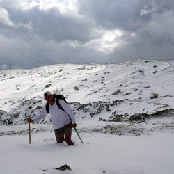 Frank Cuesta investigando la montaña nevada