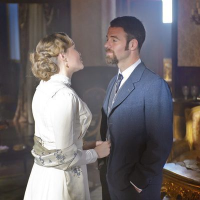 Víctor Ros y Clara Alvear en el rodaje de 'Víctor Ros'