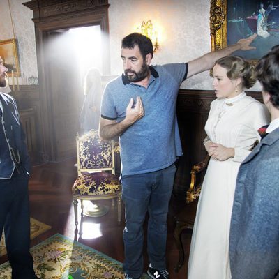 Carles Francino y Esmeralda Moya reciben indicaciones en 'Víctor Ros'