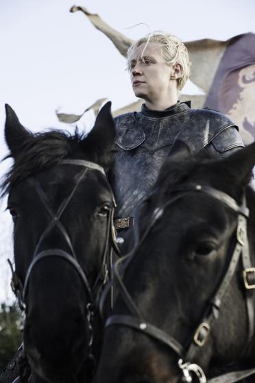 Brienne se prepara para la batalla en el 6x08 de 'Juego de Tronos'