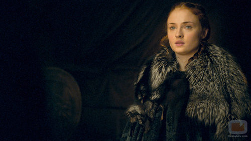 Sansa Stark mira aterrorizada en 'Juego de Tronos'