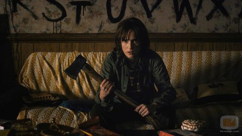 Winona Ryder da vida a Joyce, la madre del niño que desaparece en 'Stranger Things'