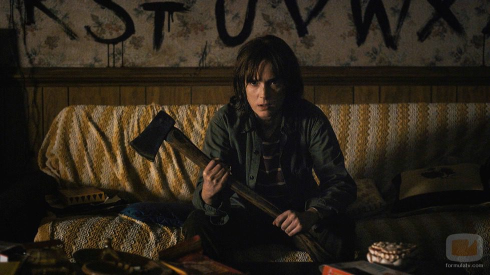 Winona Ryder da vida a Joyce, la madre del niño que desaparece en 'Stranger Things'