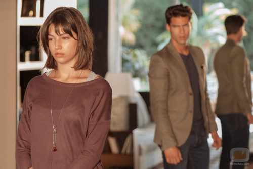 Esther y Roberto se despiden en 'La Embajada'