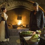 Soledad alarmada por el Comisario en 'Águila Roja'