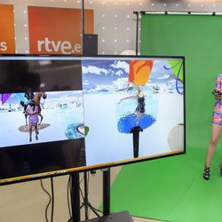 Almudena Cid prueba la realidad virtual