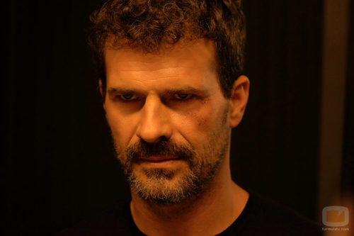 Rodolfo Sancho se volverá a meter en la piel de Héctor en la 2ª temporada de 'Mar de plástico'