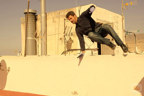 Héctor (Rodolfo Sancho) es una persecución de la 2ª temporada de 'Mar de plástico'