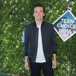 Ian Harding en los Teen Choice Awards