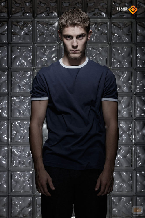 Patrick Criado es Fernando Rueda en la segunda temporada de 'Mar de plástico'