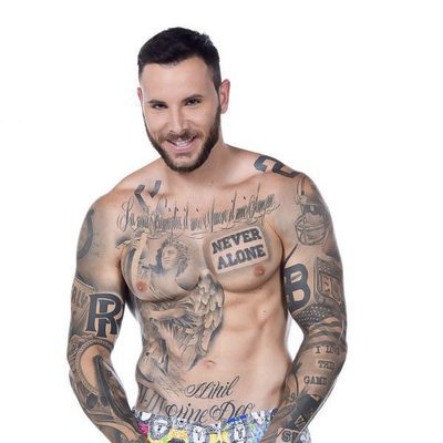 Esteban en bañador en la segunda temporada de 'Super Shore'