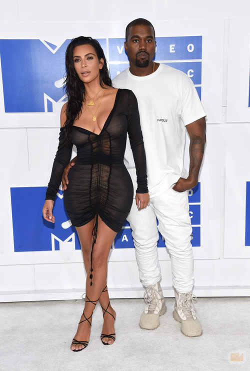 Kim Kardashian y Kanye West en la gala de los VMA 2016 de la MTV