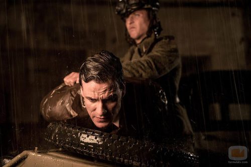 Antonio Montejano, detenido, en el primer episodio de 'La sonata del silencio'