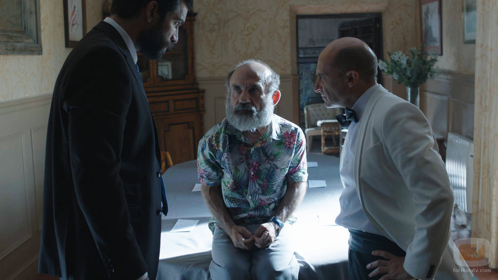 Rubén Cortada y Pepe Viyuela interrogan a Emilio Gavira en 'Olmos y Robles'